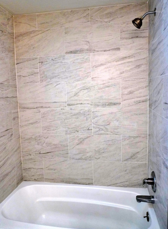 3429 Willowcrest Dr, North Richland Hills, TX 76117 - full bath featuring shower / tub combination