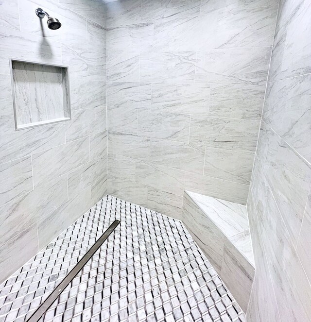 3429 Willowcrest Dr, North Richland Hills, TX 76117 - bathroom with a tile shower