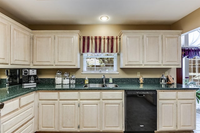 120 Driftwood Ln, Waxahachie, TX 75165 - kitchen featuring black dishwasher and a sink