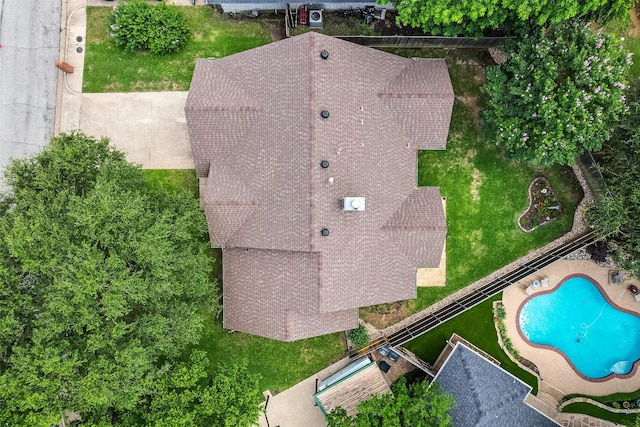 120 Driftwood Ln, Waxahachie, TX 75165 - view of subject property with a pool area
