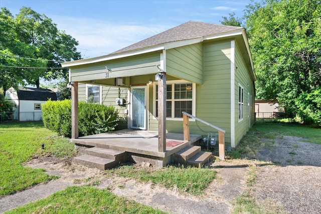318 Mckenzie St, Waxahachie, TX 75165 - view of front of property with roof with shingles