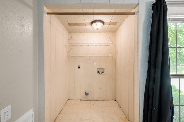 318 Mckenzie St, Waxahachie, TX 75165 - washroom featuring electric dryer hookup, hookup for a washing machine, and wood walls