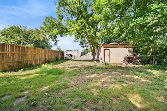 318 Mckenzie St, Waxahachie, TX 75165 - view of yard with a storage shed