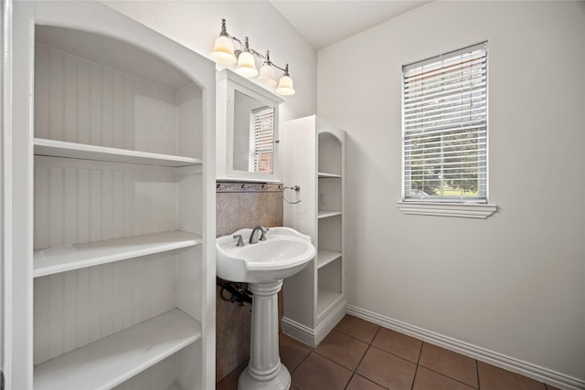 4816 Club View Cir, Mesquite, TX 75150 - bathroom with tile patterned floors and baseboards