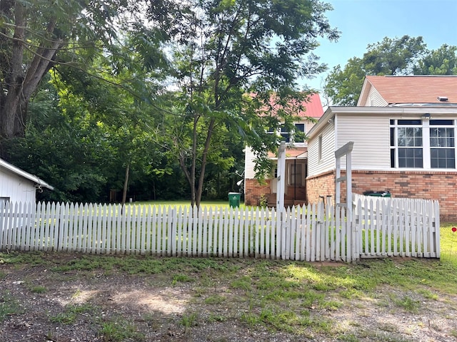1915 N Jackson St, Palestine, TX 75803 - view of fenced yard