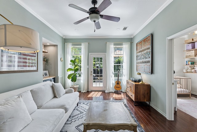 522 S Winnetka Ave, Dallas, TX 75208 - living room featuring hardwood / wood-style flooring, ceiling fan, and ornamental molding