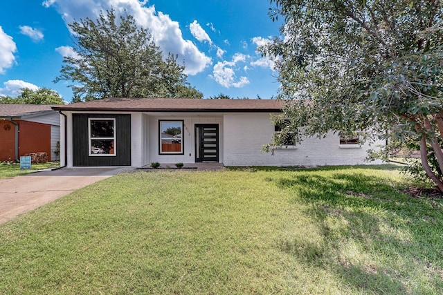 5612 Meadow Nest Dr, Dallas, TX 75236 - view of front of property with a front lawn