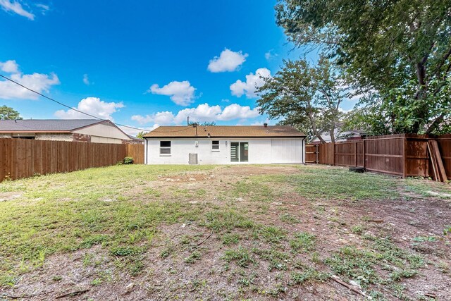 5612 Meadow Nest Dr, Dallas, TX 75236 - rear view of house with a fenced backyard