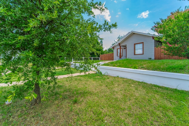 1504 E Rosedale St, Fort Worth, TX 76104 - view of yard
