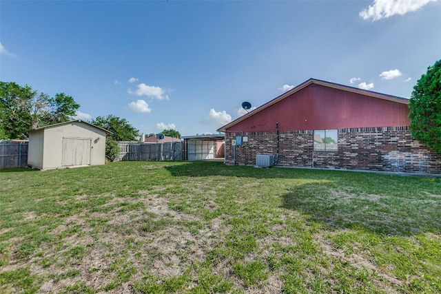2314 Ember Lee Dr, Garland, TX 75040 - view of yard with a shed