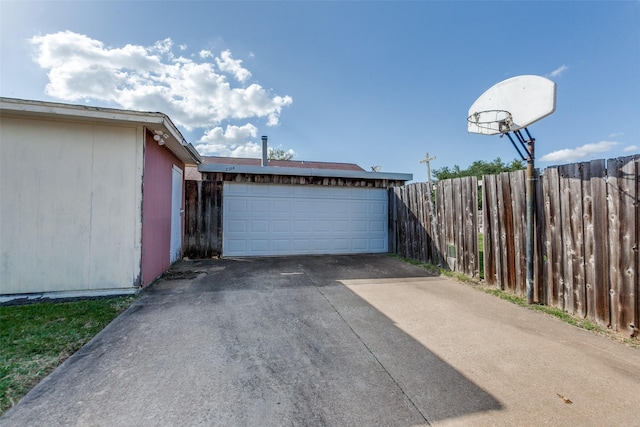 2314 Ember Lee Dr, Garland, TX 75040 - view of detached garage