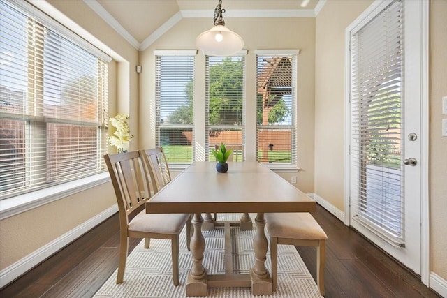 632 Fishback Cir, Plano, TX 75074 - dining area featuring dark wood-style floors, vaulted ceiling, and ornamental molding