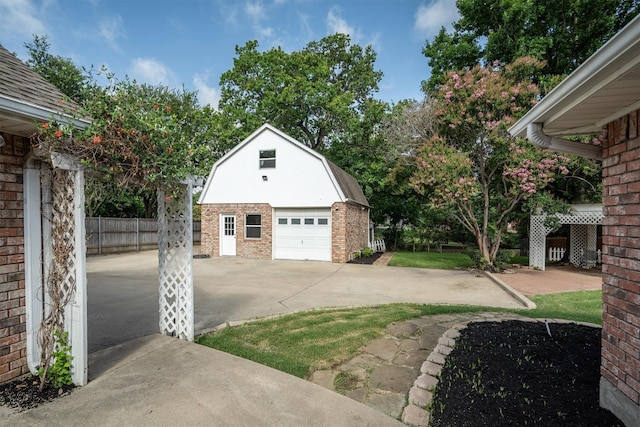 334 Pebblebrook Dr, Grapevine, TX 76051 - garage featuring a garage