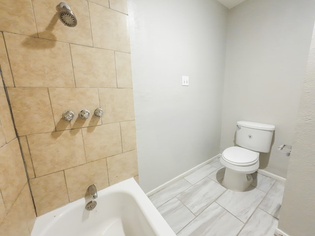 820 Via Madonna, Mesquite, TX 75150 - full bath with toilet and baseboards