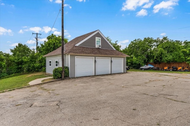 612 W Park Ave, Weatherford, TX 76086 - view of detached garage