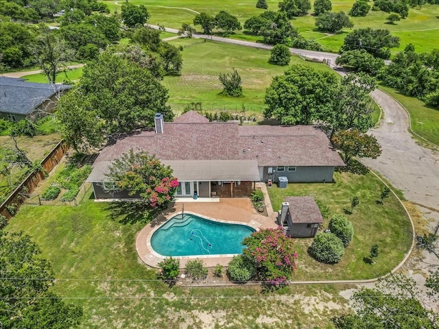 612 W Park Ave, Weatherford, TX 76086 - view from above of property featuring a pool area