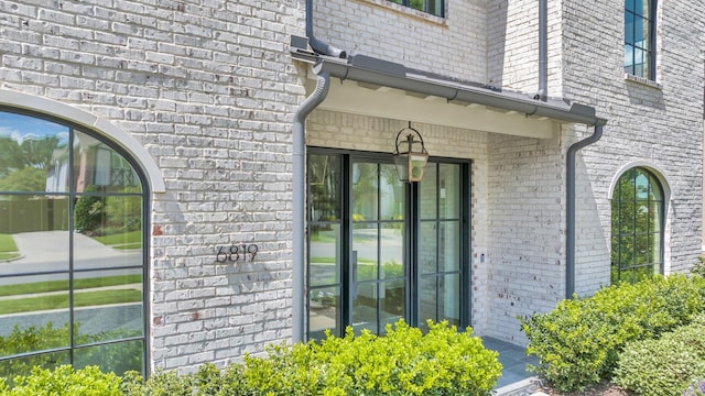 6819 Park Ln, Dallas, TX 75225 - property entrance with brick siding