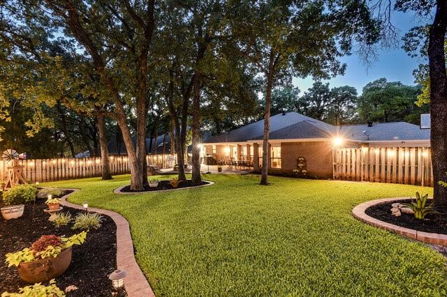 3008 Stone Bluff Ct, Arlington, TX 76017 - view of yard