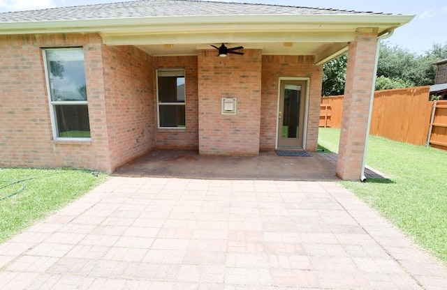 10606 Greenbriar Ln, Rowlett, TX 75089 - view of patio / terrace with a ceiling fan