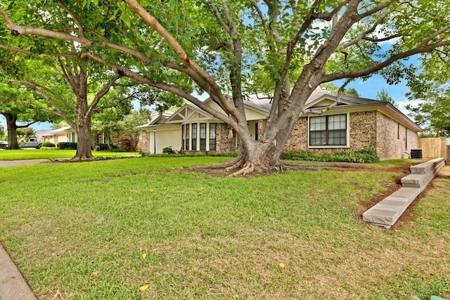 7254 Hialeah Cir W, North Richland Hills, TX 76182 - mid-century home with brick siding and a front lawn