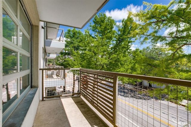1111 S Akard St Unit 310, Dallas, TX 75215 - view of balcony