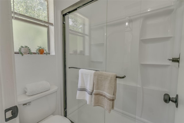 6516 Cliffside Dr, Edgecliff Village, TX 76134 - full bath with a shower with door and toilet