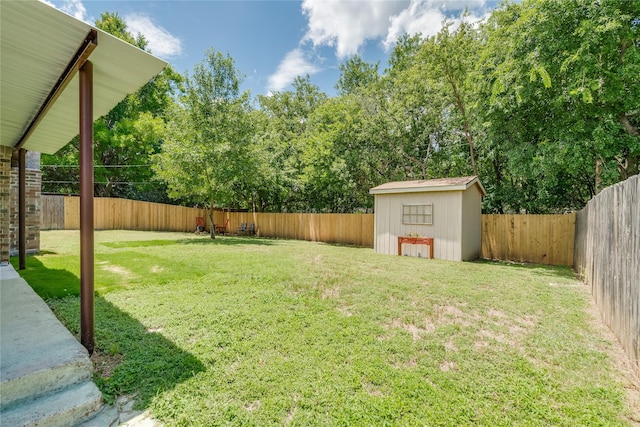 6516 Cliffside Dr, Edgecliff Village, TX 76134 - fenced backyard featuring a storage unit