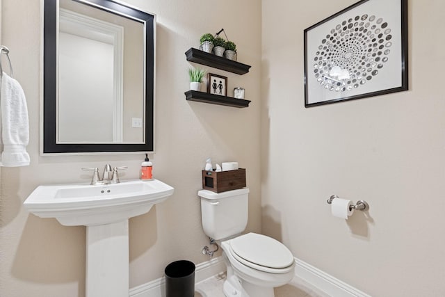 14845 Belclaire Ave, Aledo, TX 76008 - bathroom with toilet and baseboards