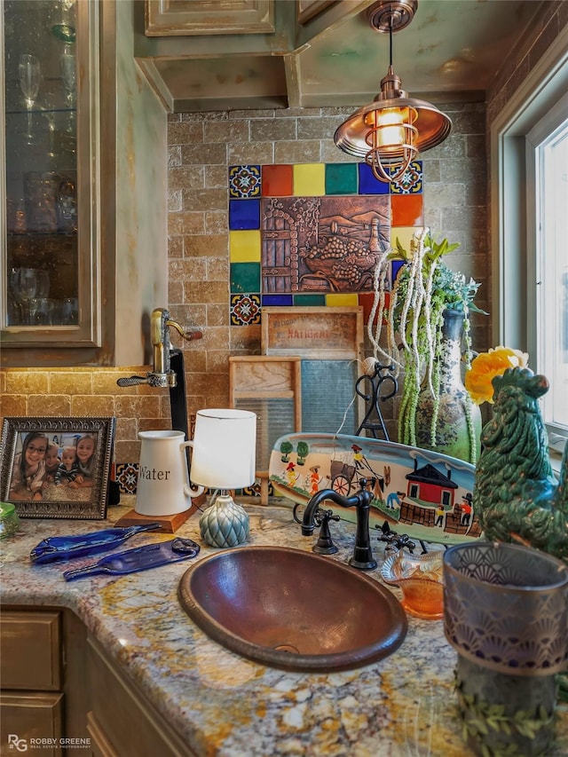9900 Myrtis Texas Line Rd, Vivian, LA 71082 - detailed view of vanity