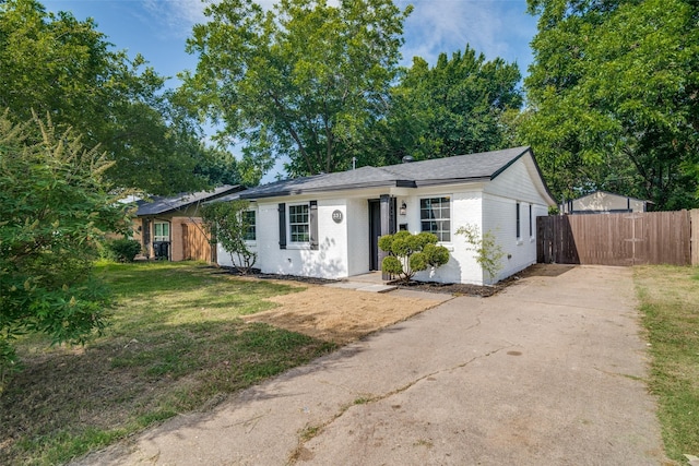 331 Andover Dr, Mesquite, TX 75149 - single story home featuring driveway