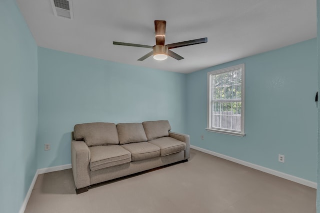 2020 Skylark Dr, Dallas, TX 75216 - living area with a ceiling fan and baseboards