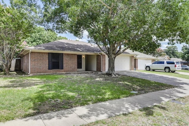 8 Ventnor Ave, Midlothian, TX 76065 - ranch-style house with a garage, driveway, brick siding, and a front yard