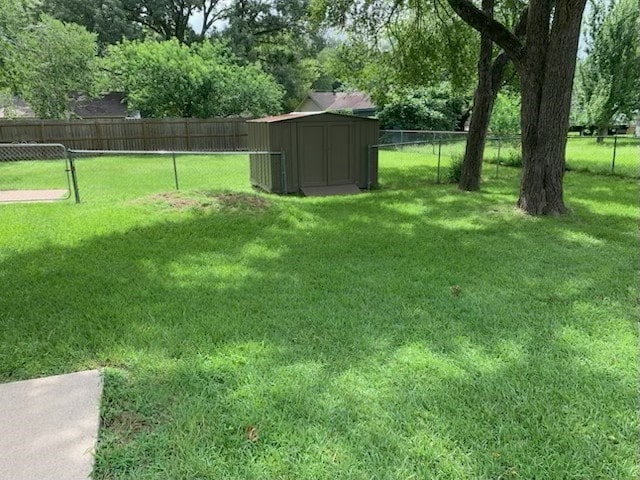 304 Lakeview St, Whitehouse, TX 75791 - fenced backyard featuring a shed
