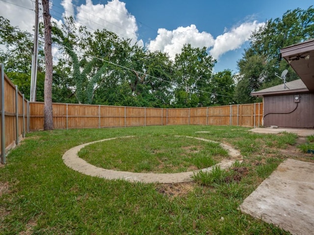 1044 Peach Ln, Desoto, TX 75115 - view of fenced backyard
