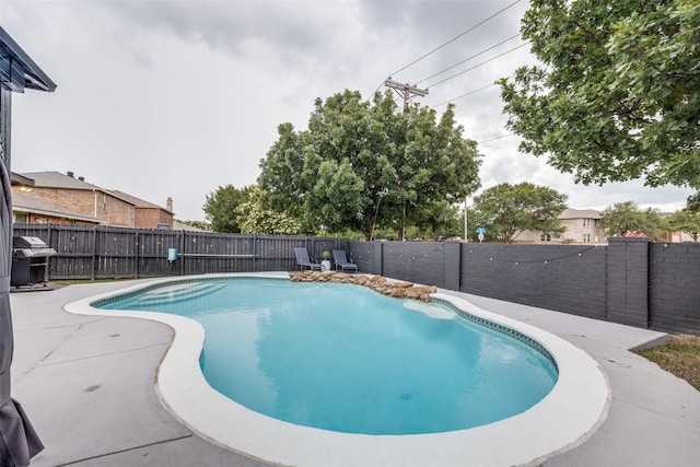 8426 Jacaranda Way, Arlington, TX 76002 - view of swimming pool with a fenced backyard