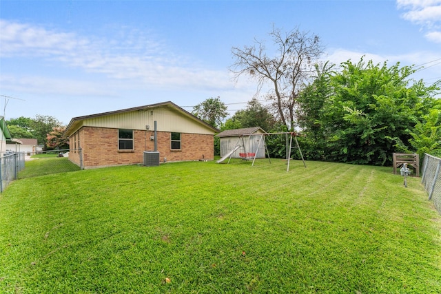 1238 Caladium Dr, Mesquite, TX 75149 - fenced backyard featuring a storage shed