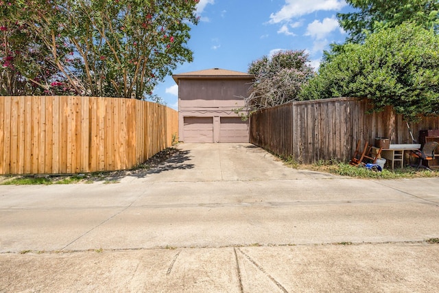 1740 Alameda Dr, Mesquite, TX 75150 - view of concrete surface