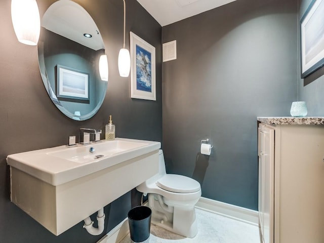 3110 Thomas Ave Unit 101, Dallas, TX 75204 - bathroom with toilet and vanity