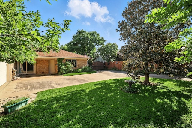 233 Hillview Dr, Hurst, TX 76054 - view of yard