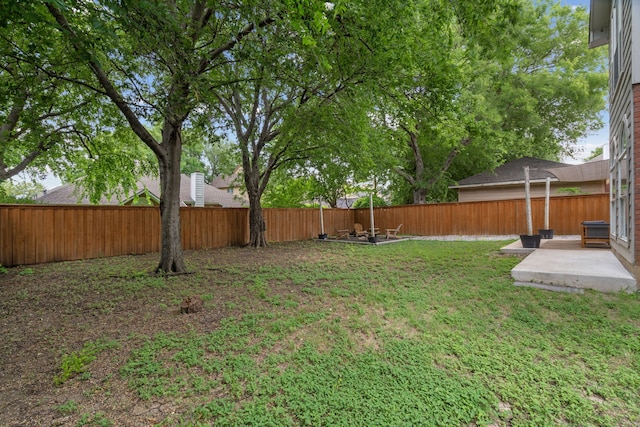 8347 Mountainview Dr, Dallas, TX 75249 - fenced backyard featuring a patio area