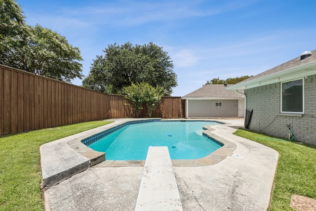 6714 Barkworth Dr, Dallas, TX 75248 - view of pool with a fenced backyard, a diving board, and a patio