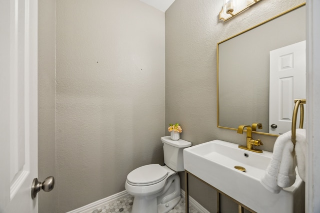1613 Country Brook Ln, Allen, TX 75002 - half bath with toilet and baseboards