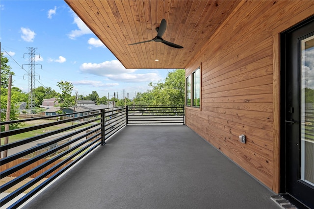404 Cleaves St, Dallas, TX 75203 - balcony featuring a ceiling fan