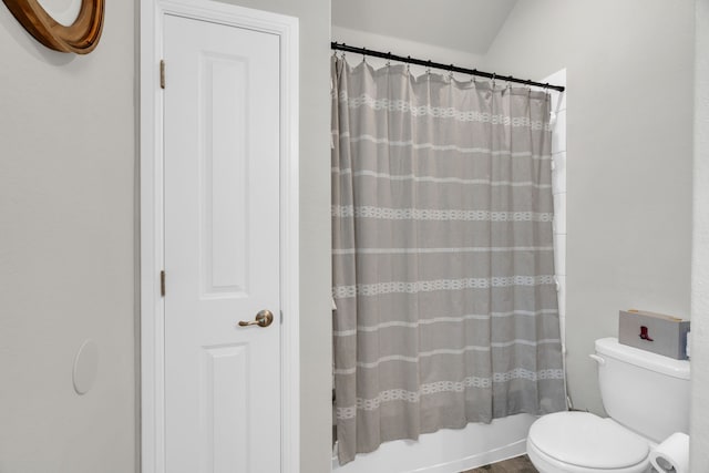 621 Mesquite Grove Rd, Midlothian, TX 76065 - bathroom featuring toilet and shower / bath combo