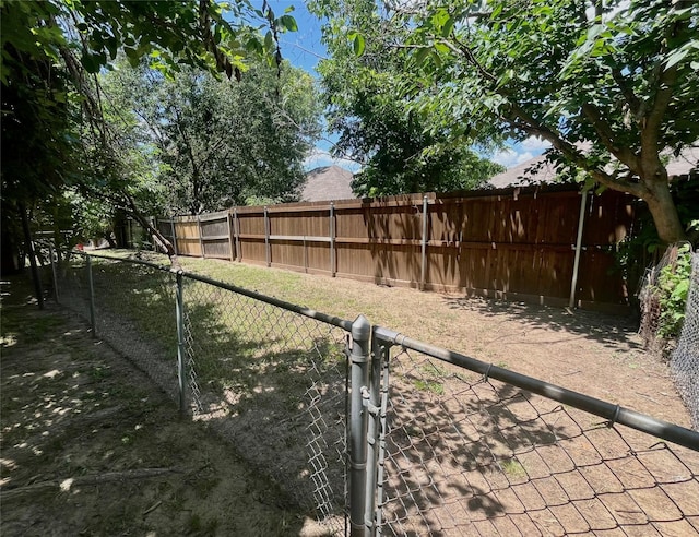 309 Bellaire Dr, Denton, TX 76209 - view of fenced backyard