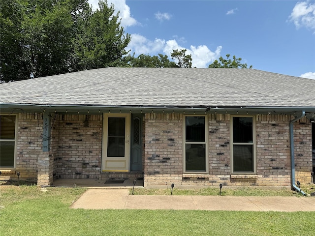 3805 Rustic Forest Trl, Arlington, TX 76016 - view of front of house featuring roof with shingles and brick siding