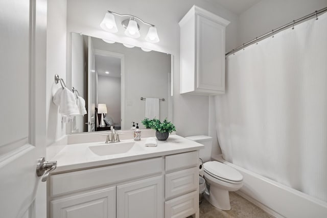 4652 Man O War Rd, Carrollton, TX 75010 - full bath featuring vanity, ensuite bath, shower / tub combo with curtain, and tile patterned flooring