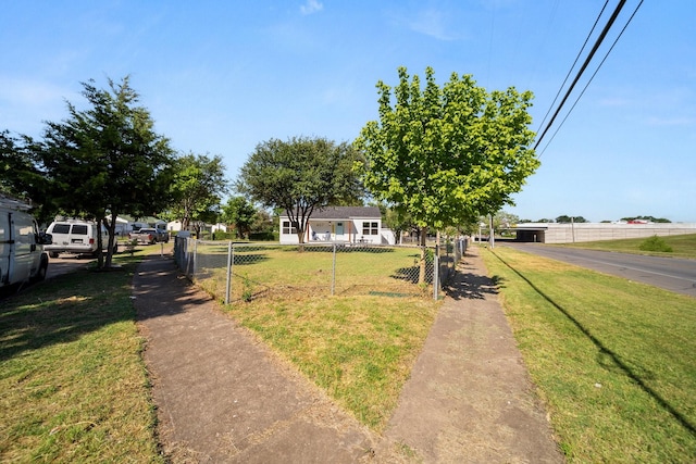407 Bradley St, Dallas, TX 75224 - view of front of property with a fenced front yard and covered porch