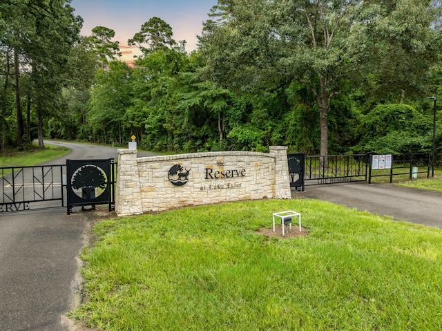 14631 Reserve Ct, Tyler, TX 75707 - community sign with a gate