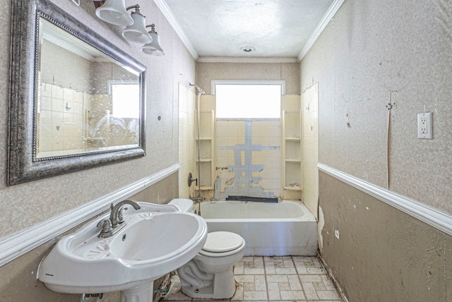 4608 Sandra Lynn Dr, Mesquite, TX 75150 - bathroom featuring ornamental molding and shower / bath combination